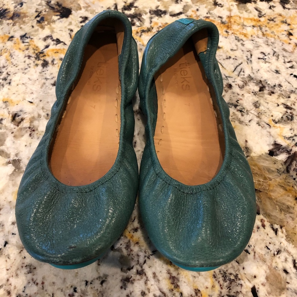 Tieks green patent ballet pumps